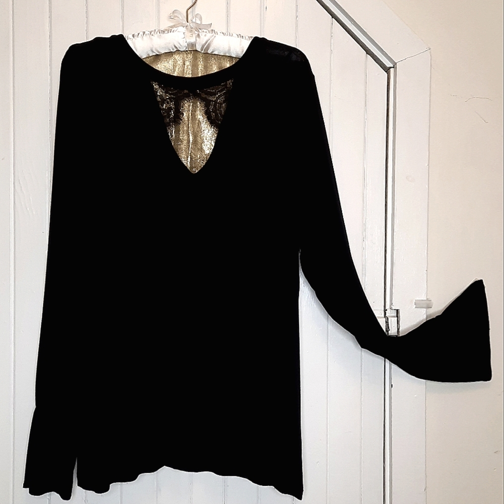 COPY - MICHEL STUDIO Long Bell Sleeve, Cut Out V-Neck Lace Top